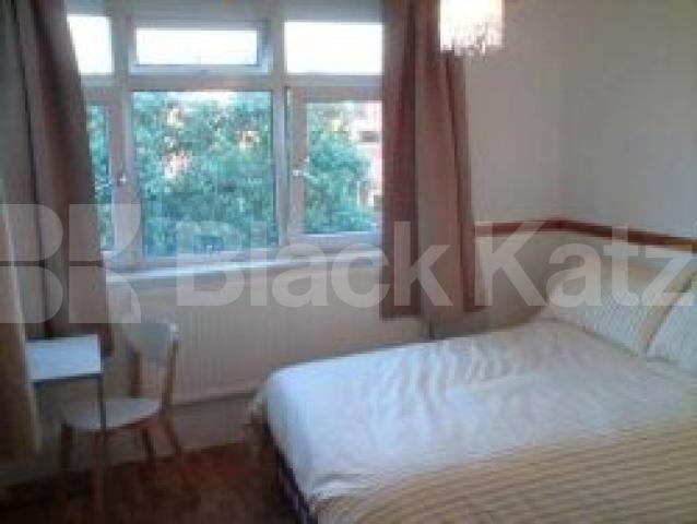 			LET!, 1 Bedroom, 1 bath, 1 reception Flat			 Edgecot Grove, SEVEN SISTERS